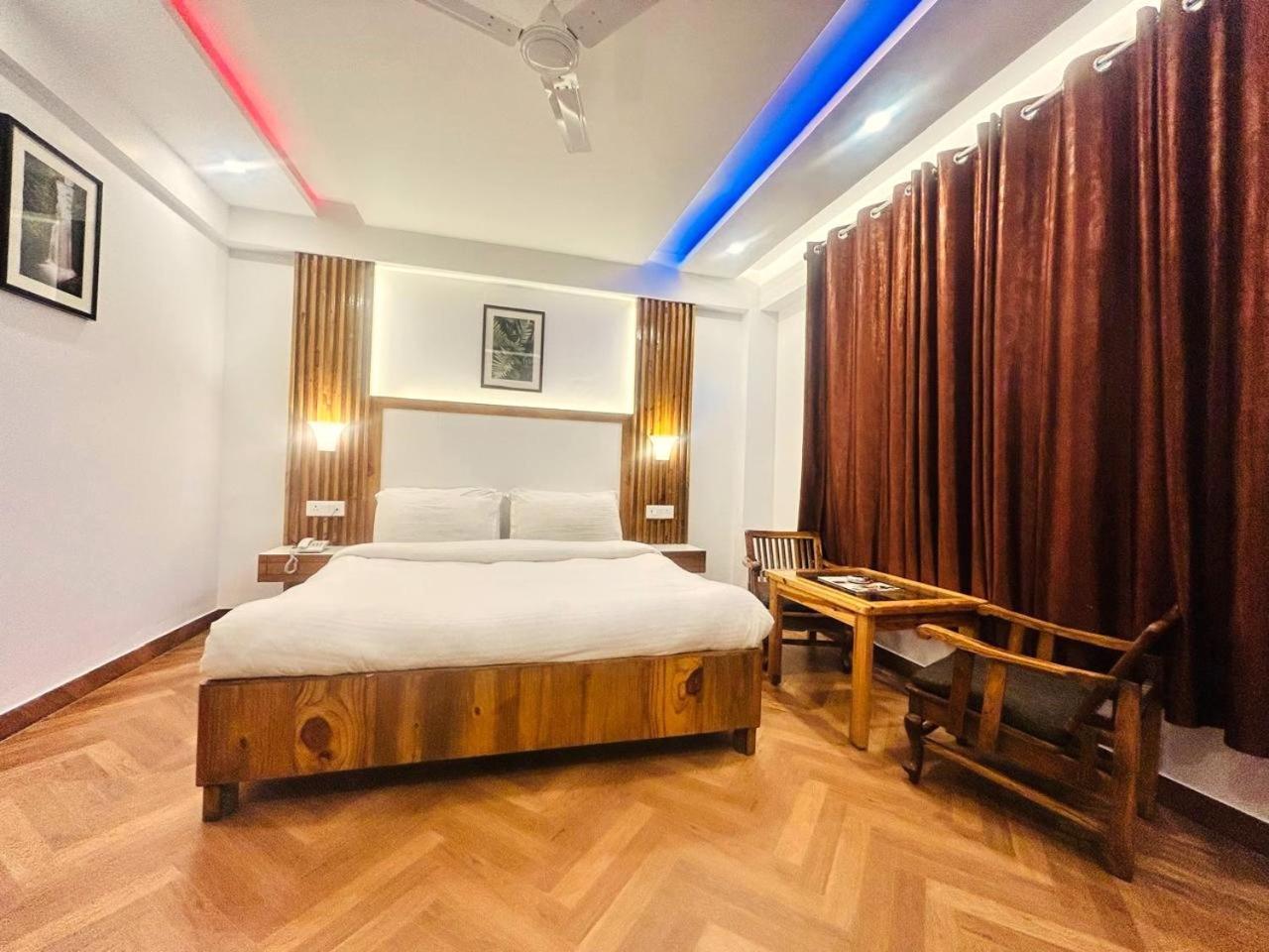 Queens Hill By Edge Mussoorie Ngoại thất bức ảnh