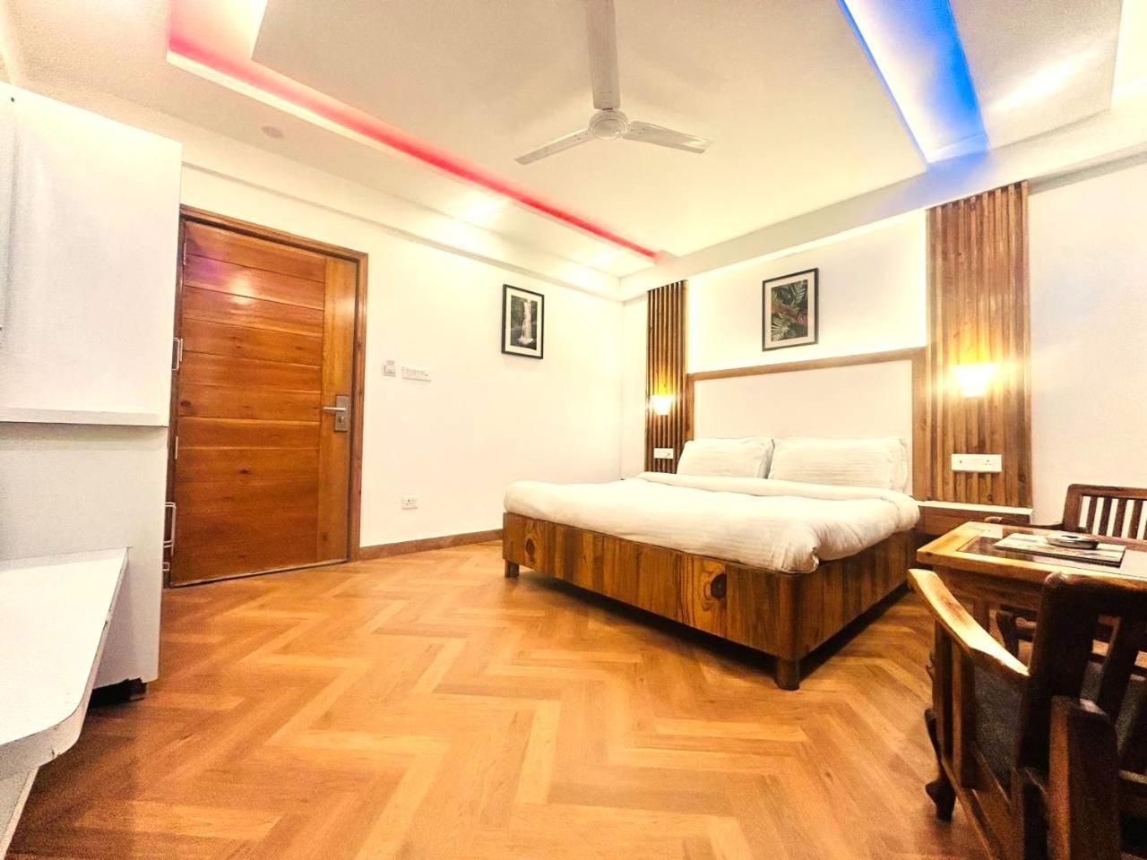 Queens Hill By Edge Mussoorie Ngoại thất bức ảnh