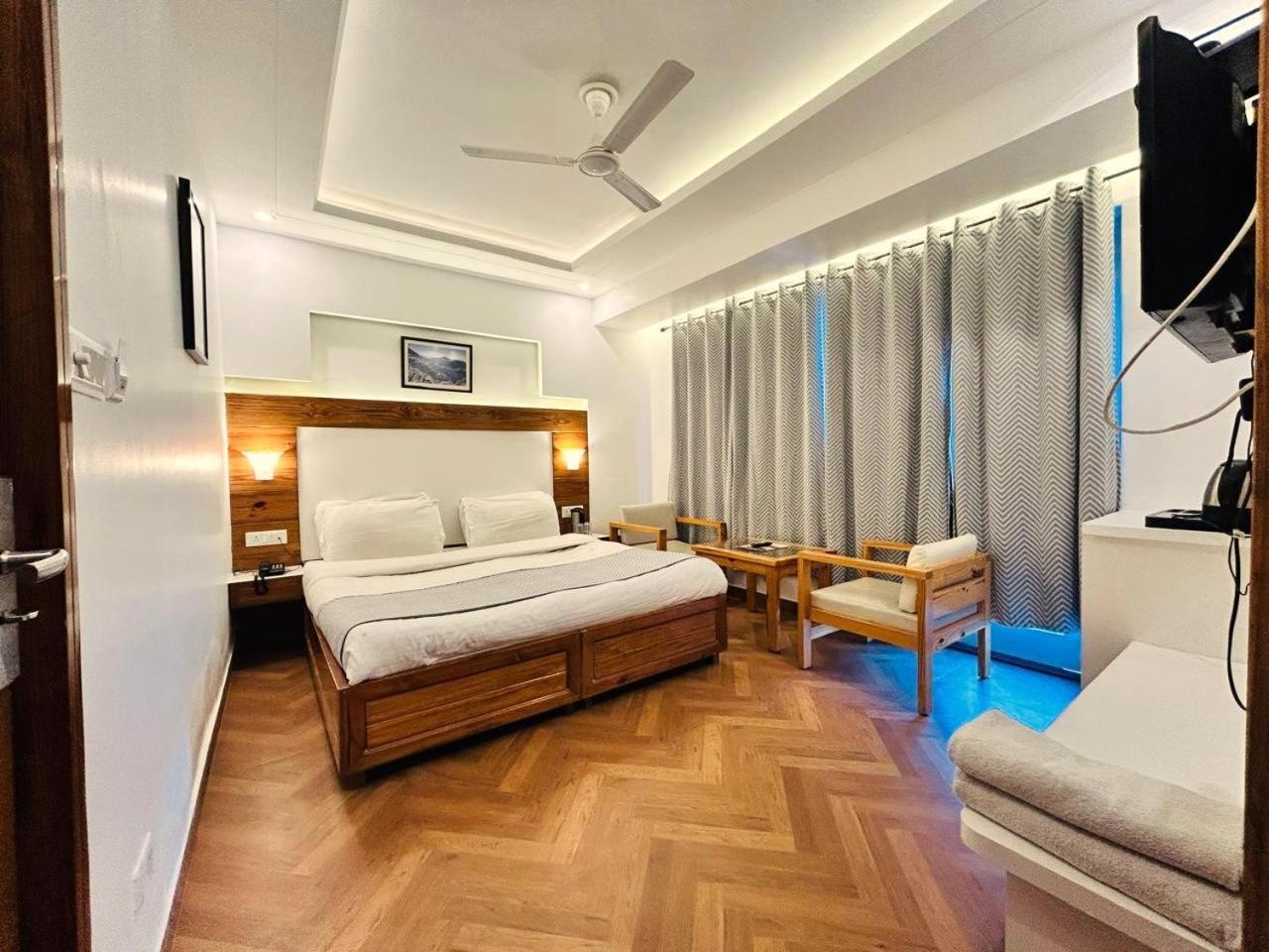 Queens Hill By Edge Mussoorie Ngoại thất bức ảnh
