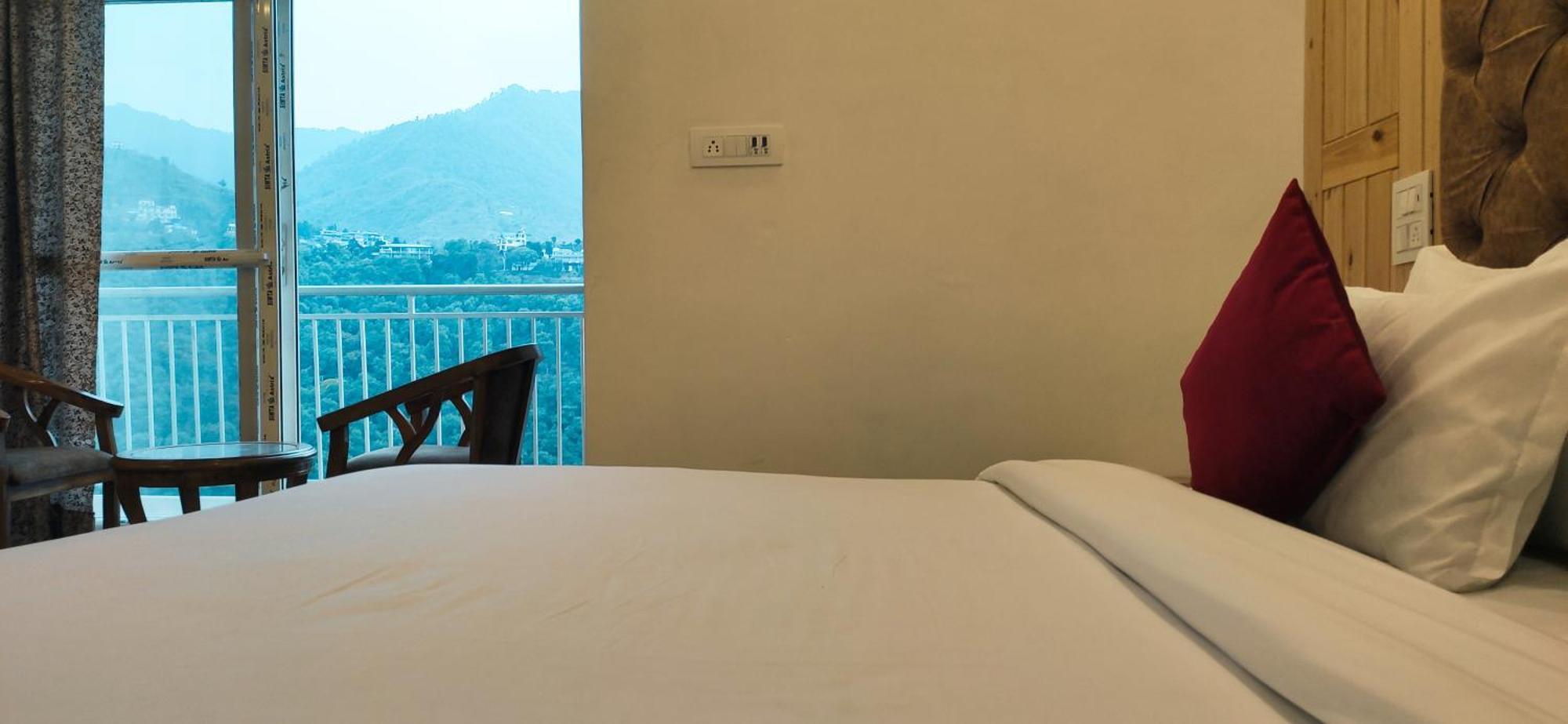Queens Hill By Edge Mussoorie Ngoại thất bức ảnh