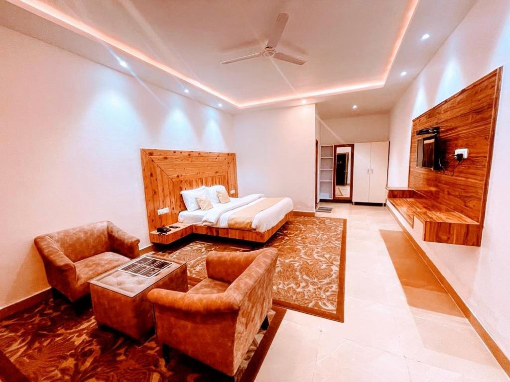 Queens Hill By Edge Mussoorie Ngoại thất bức ảnh